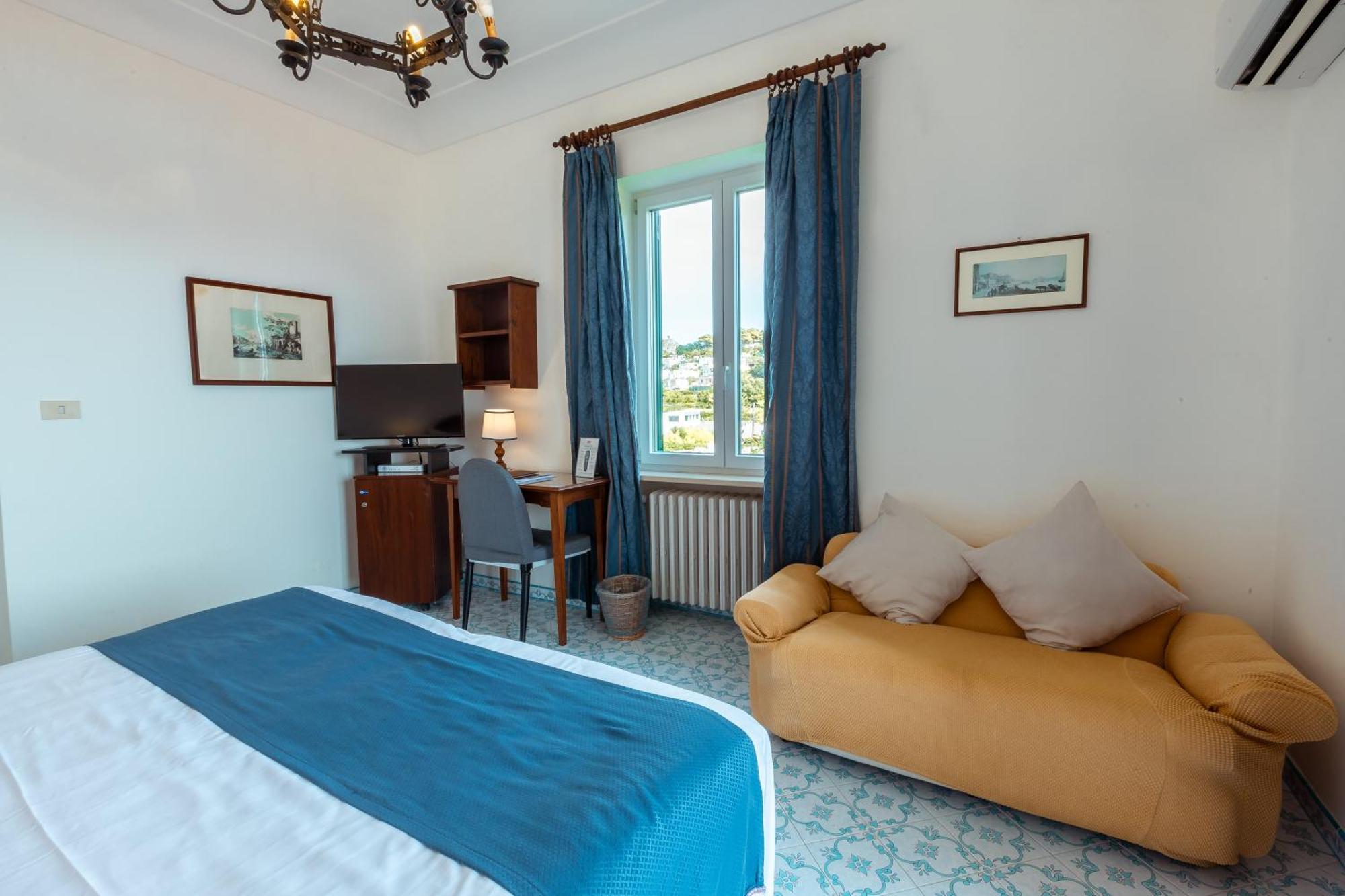 Superior Double Room with Balcony and Sea View,1660298393:JPEG