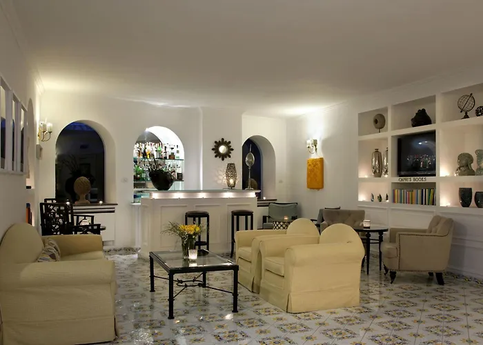 Hotel Canasta